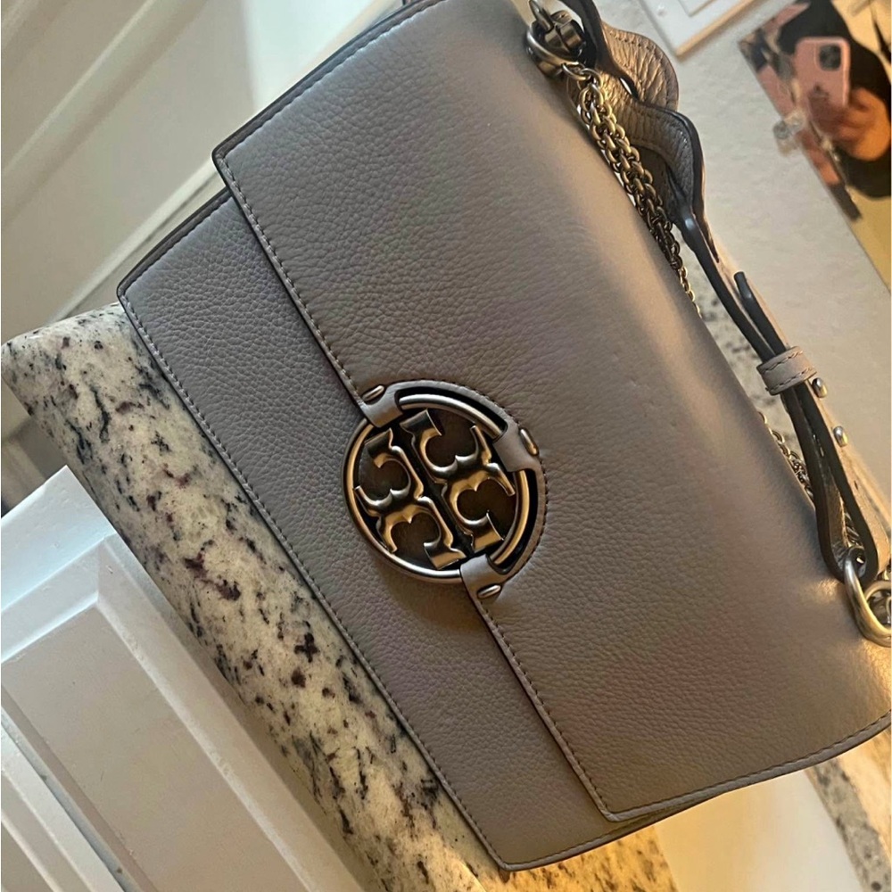 Tory Burch Gray Leather Shoulder Bag with Chain Strap